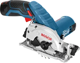 Máy cưa tròn dùng pin Bosch GKS 12V-26 để cắt gỗ.