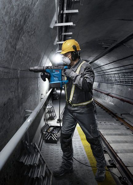 GBH 6-42 C Máy khoan búa Bosch GBH 6-42 C sử dụng mũi khoan SDS max.