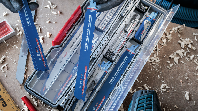 Hộp PRO Tough Box Large đựng phụ kiện, 50 x 120 x 355 mm Người đeo thiết bị an toàn chọn lưỡi cưa lọng từ hộp đựng.