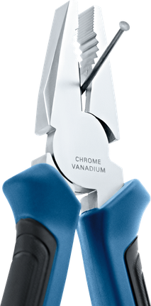 Kìm đa năng kẹp một chiếc đinh kim loại.